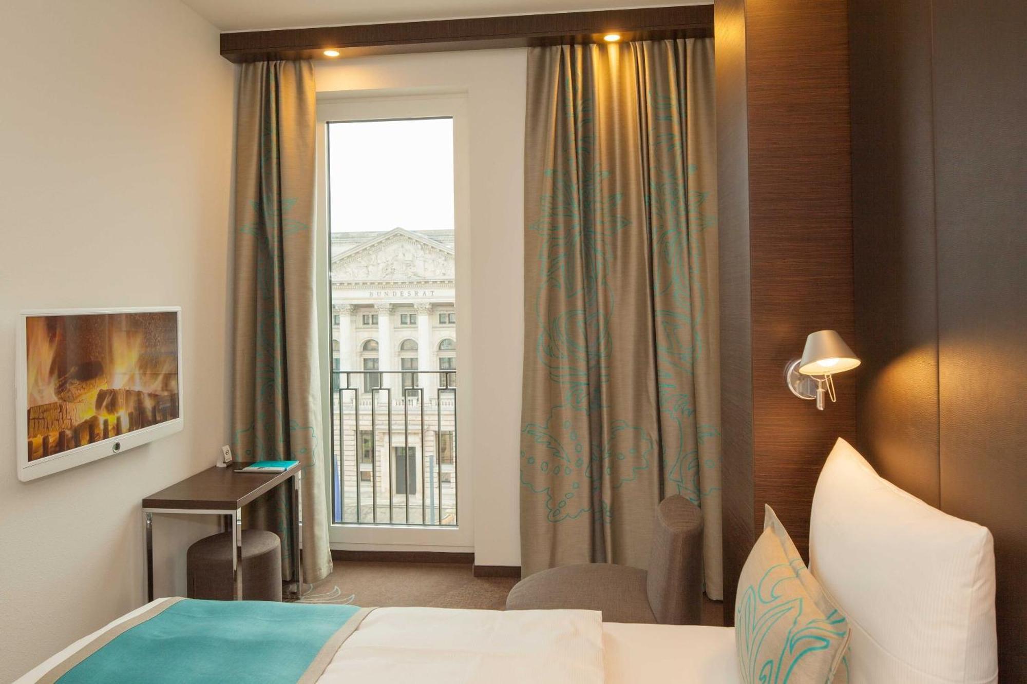 Motel One Berlin-Potsdamer Platz Exterior photo