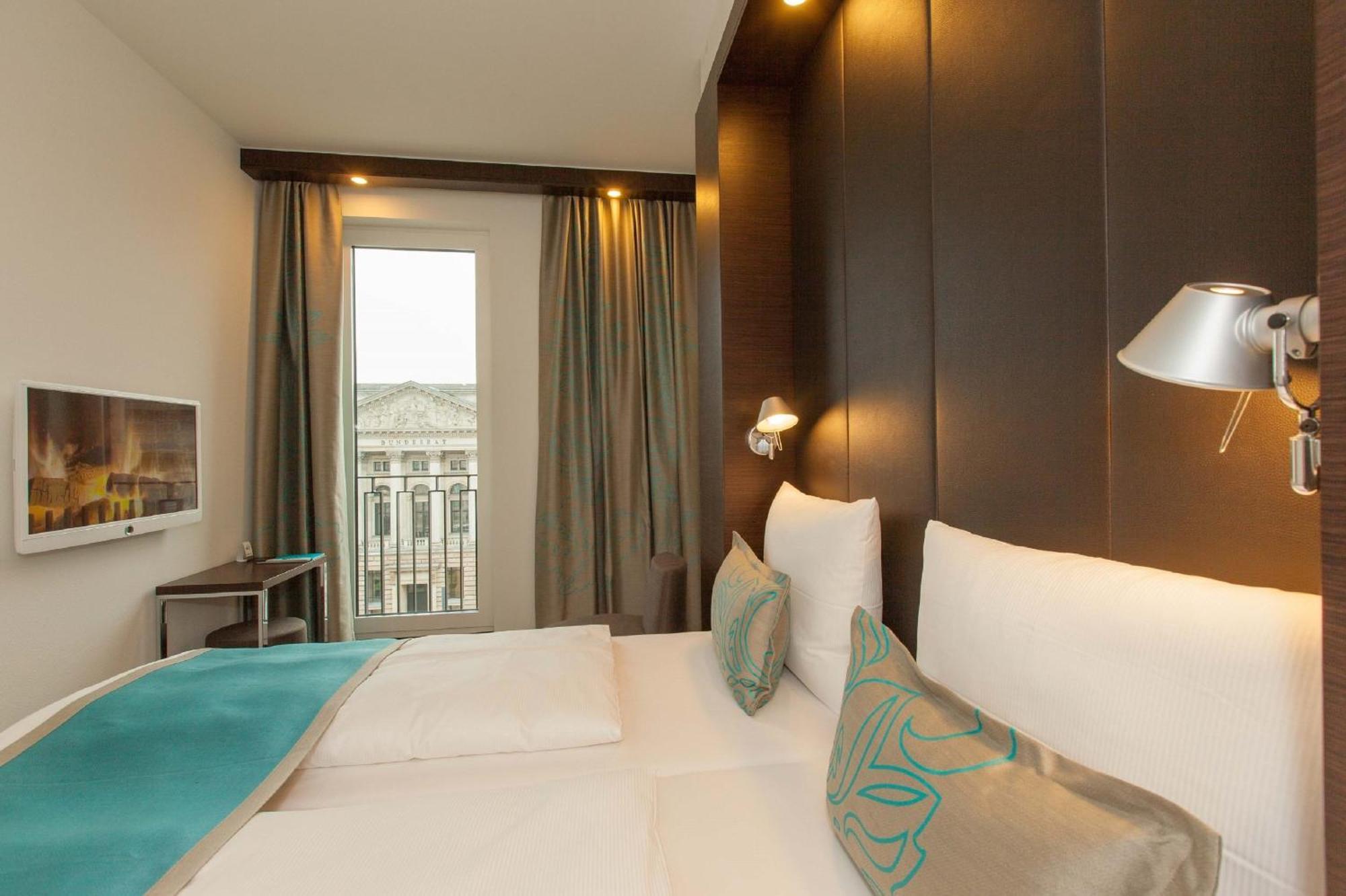Motel One Berlin-Potsdamer Platz Exterior photo