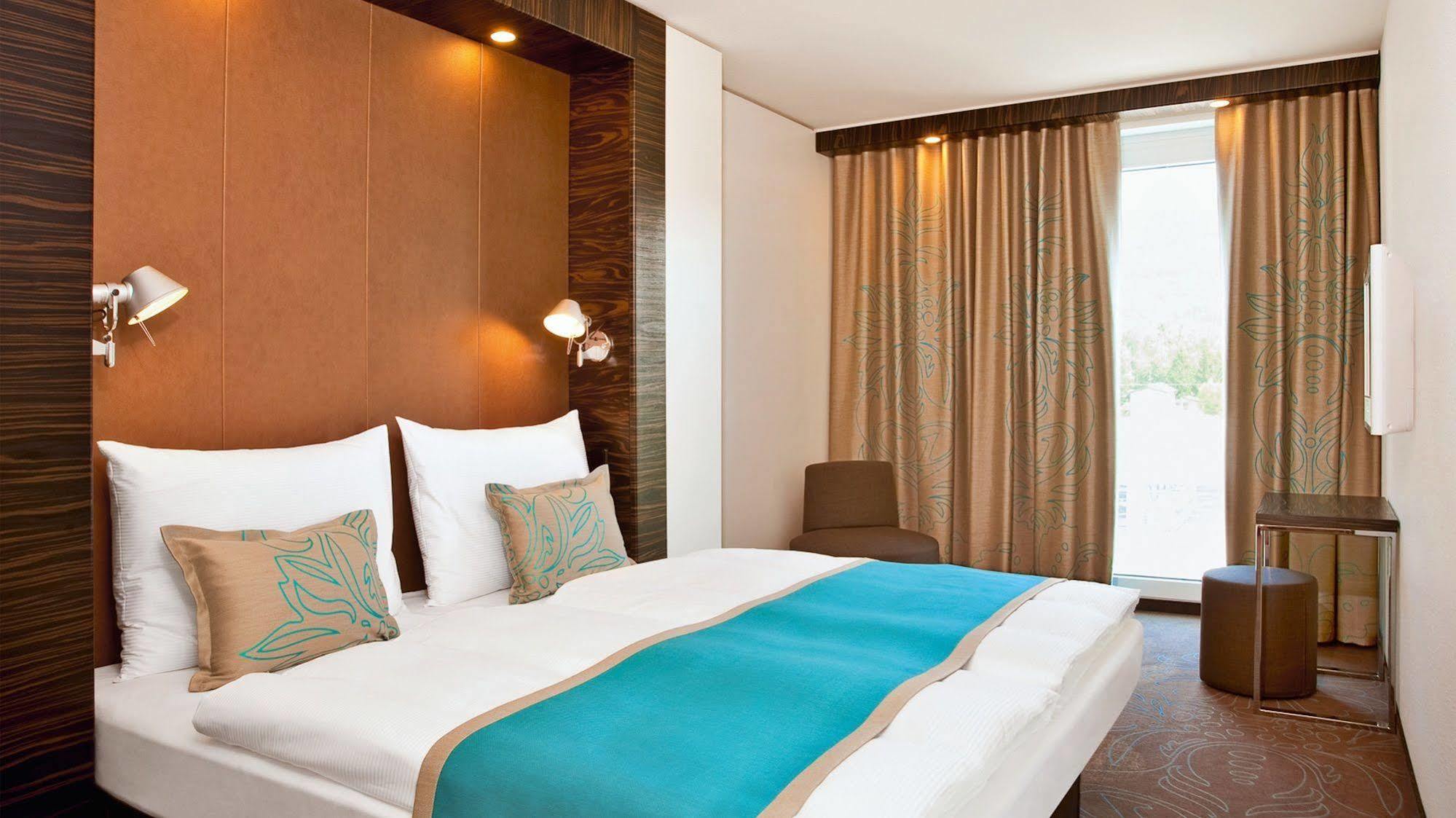 Motel One Berlin-Potsdamer Platz Exterior photo
